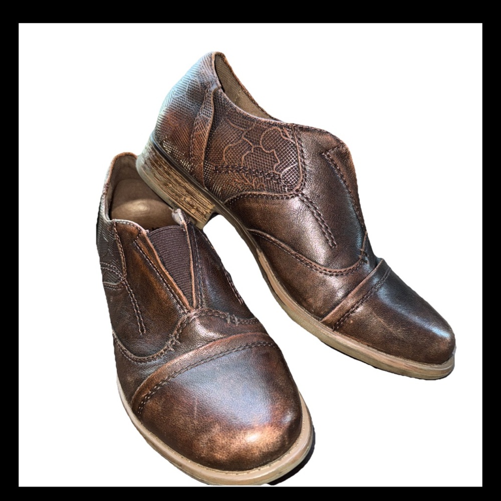 Earth Avani Banyan Plum Women's Loafers Size 8M